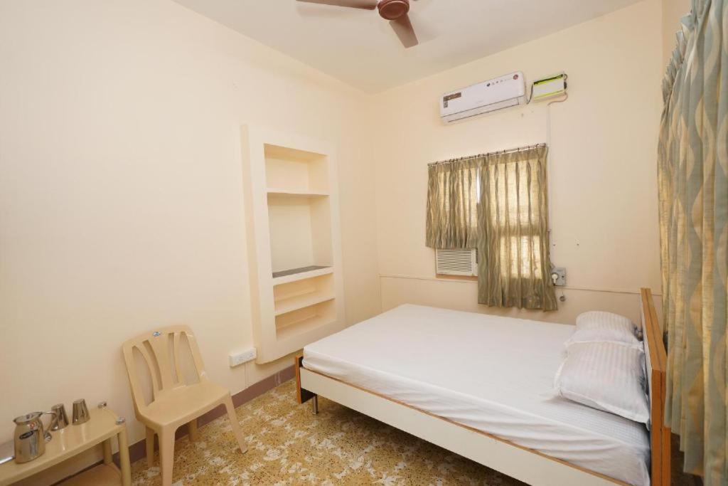 Sowmya Lodge Tiruchirappalli Buitenkant foto