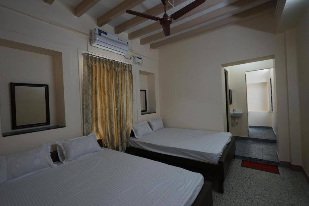 Sowmya Lodge Tiruchirappalli Buitenkant foto