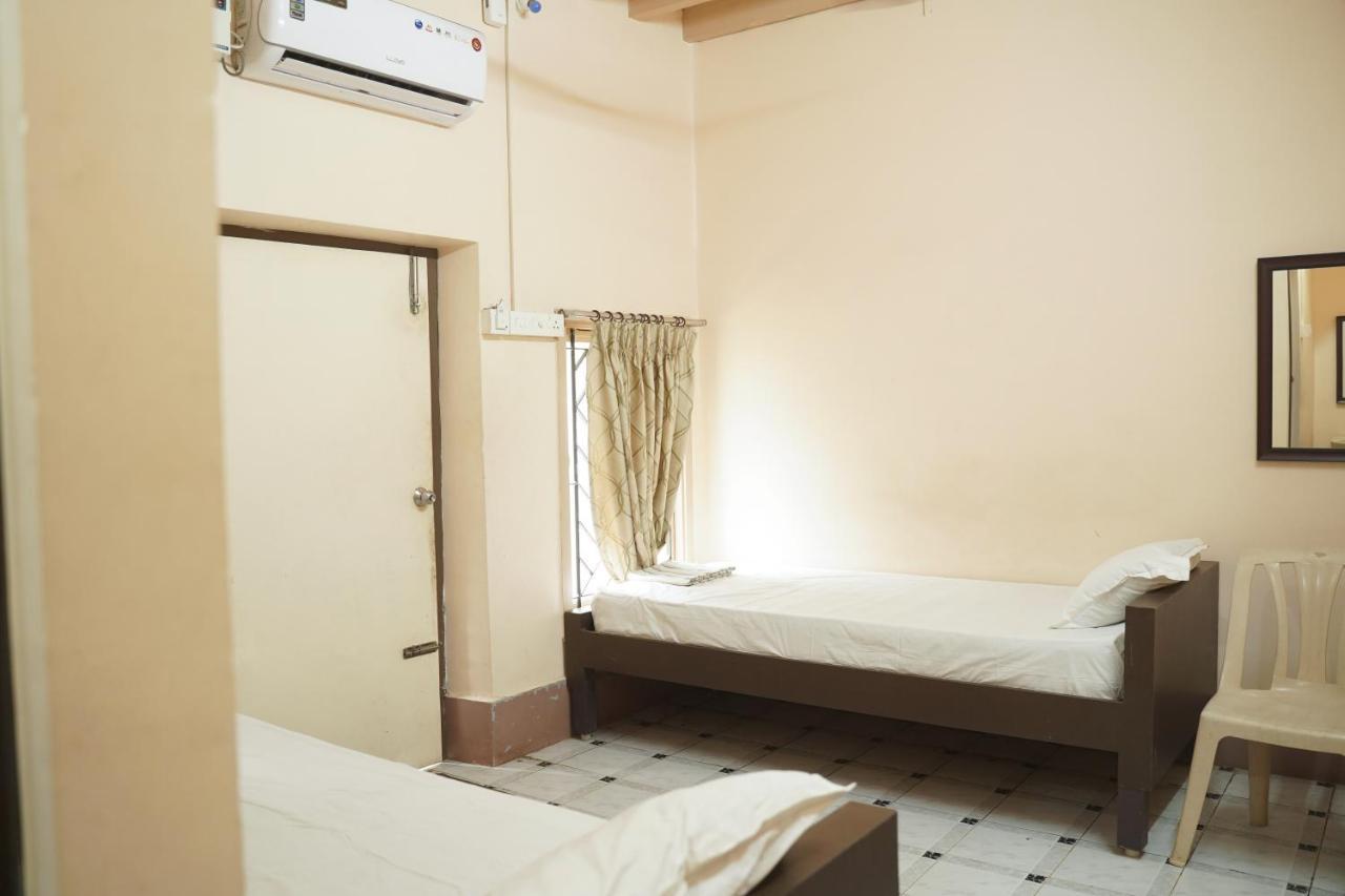 Sowmya Lodge Tiruchirappalli Buitenkant foto
