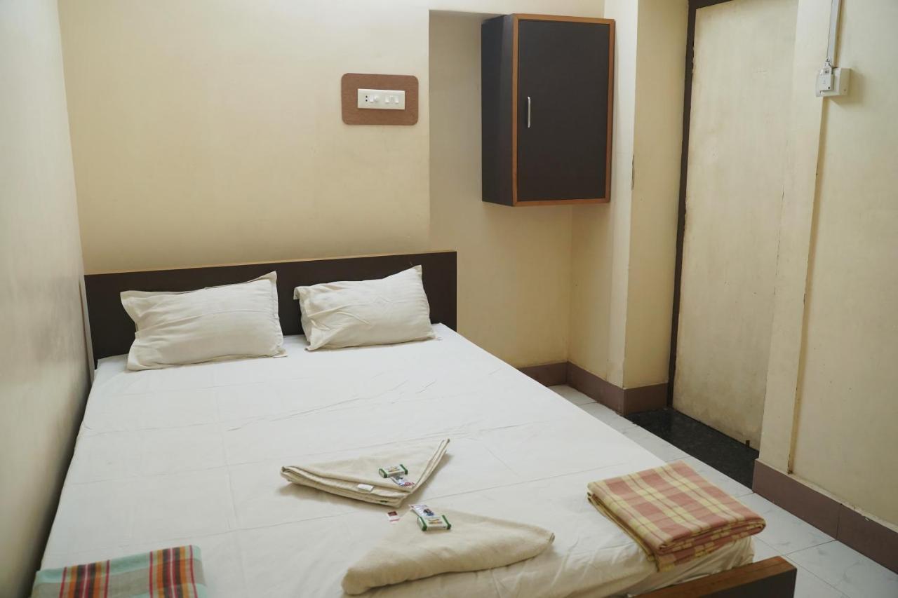 Sowmya Lodge Tiruchirappalli Buitenkant foto