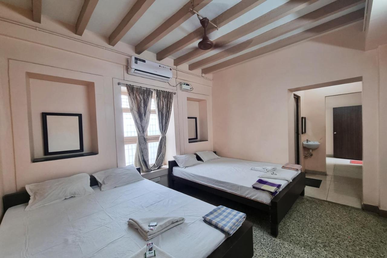 Sowmya Lodge Tiruchirappalli Buitenkant foto